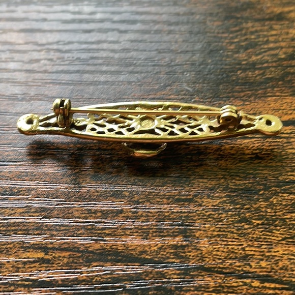 Gold Pin - Picture 8 of 8